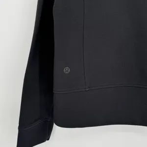 Lululemon On Track Crew Sweatshirt Size 8 Black Pullover Athleisure Sporty thumbnail 11