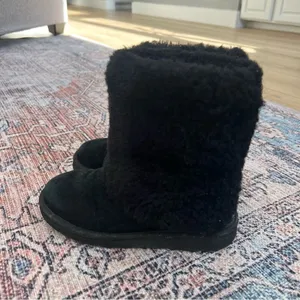 UGG Patten 1006794 Black Suede Shearling Women’s Boots Size 7 thumbnail 4