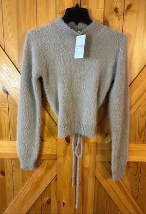 ee:some Women's Fuzzy Cropped High Low Beige Sweater NWT Size Small (5406) thumbnail 1