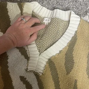Pol distressed animal print green tan white large bulky sweater thumbnail 4