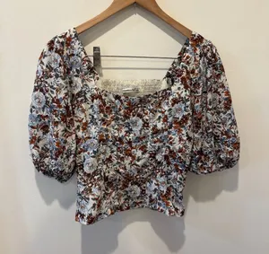 Abercrombie Fitch Womens Smocked Square‎ Neck Puff Sleeve Floral Crop Top Size S thumbnail 1