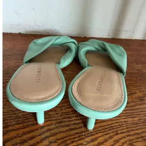 Veronica Beard Mint Green Leather Twisted Kitten Heel Mule Sandals‎ Size 7M thumbnail 4