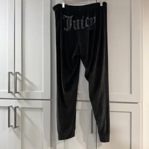 Juicy Couture Black Velour Rhinestone Logo Joggers Sleepwear Pants Womens Medium thumbnail 2