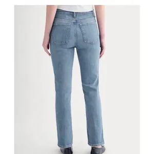 Everlane NWOT High-Rise Cigarette Jeans Medium Blue Size 30R thumbnail 2