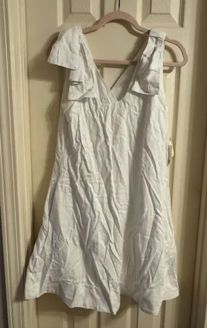 CeCe White V-Neck Sleeveless Mini Dress thumbnail 1