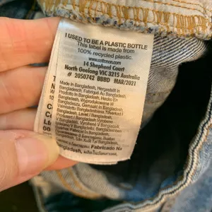Cotton On High Rise Mom Denim Shorts Medium Wash Blue Size 4 US Frayed Hem thumbnail 6