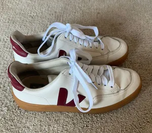 VEJA Sneakers thumbnail 3