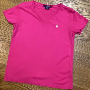 Ralph Lauren Sport Fushia v-neck tee. Size Medium thumbnail 1