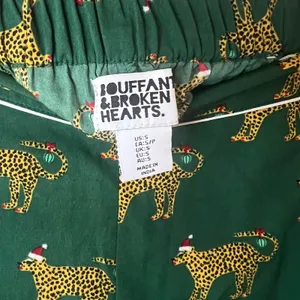 Bouffant & Beoken Hearts green cheetah leopard Christmas hat pajama set SMALL thumbnail 6