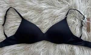 Skims Wireless Form Pushup Plunge Bra Onyx Size 32D thumbnail 1