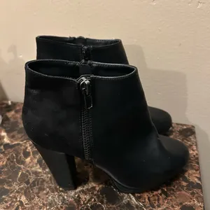 Call It Spring Black Ankle Boots with chunky 4 inch heel- 8.5 thumbnail 4