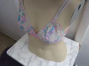 PINK Victoria's Secret lace trimmed triangle bra in white and pink size medium. thumbnail 3