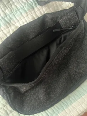 lululemon athletica black and reflective Fanny pack thumbnail 8