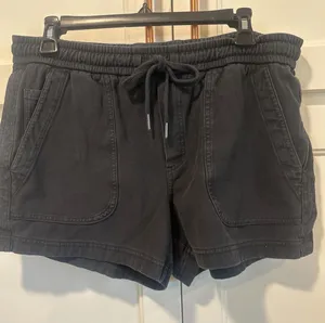 Athleta Farallon Short Black Cotton blend Athleisure Shorts Womens Size 12 thumbnail 1