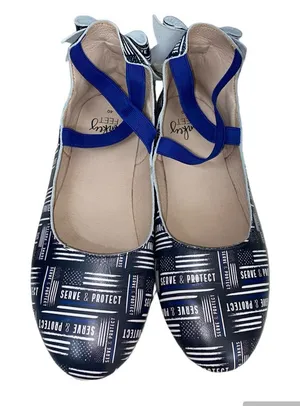 Monkey Feet woman’s Serve and Protect flats Size 9.5 thumbnail 1