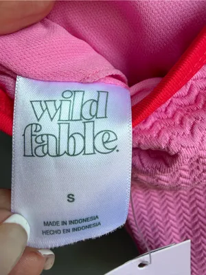Wild Fable NWT Pink Red Pucker Contrast Textured One Piece Swimsuit Size Small thumbnail 6