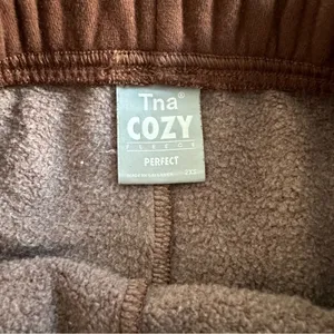 ARITZIA NWT: Cozy Fleece Perfect Sweat Set thumbnail 7