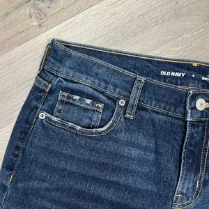 Old Navy Jeans Women Size 6 Blue Mid Rise Boyfriend Cuffed Hem‎ Crop Distressed thumbnail 6