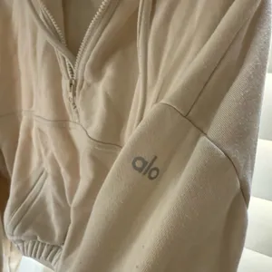 ALO size S cropped bone sweater thumbnail 5