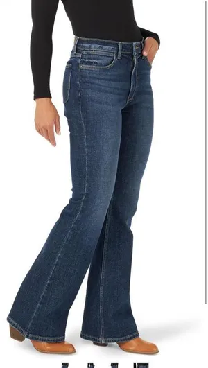 Wrangler Flare High-Rise Jeans Women’s thumbnail 9