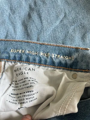 American Eagle Super High Rise Straight Jeans Size 12 Womens Light Wash Blue thumbnail 6