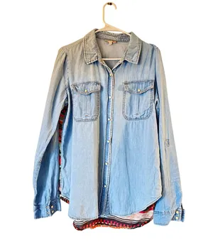 GB Gianni Bini Women’s XL Denim Chambray Shirt Aztec Print Back Long Sleeve thumbnail 1