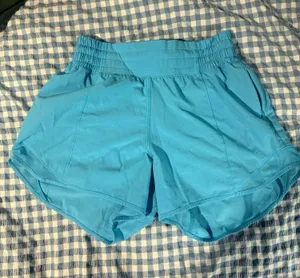 Lululemon shorts hotty hots thumbnail 1