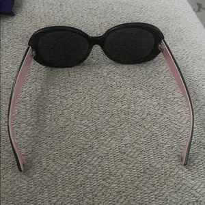 Coach Chic Black and Pink Sunglasses frames thumbnail 4
