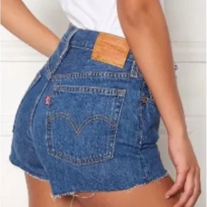 LEVI’S 501 Button Fly Denim Cut-off Shorts Size 34 thumbnail 2