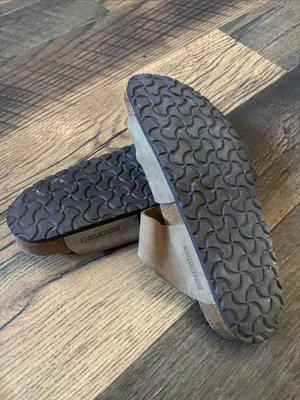 Birkenstock Classic Leather 2 Strap Slide in Taupe Brown EU 41 / US 10 Women’s thumbnail 5