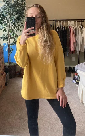 Pull & Bear Yellow Crewneck thumbnail 1