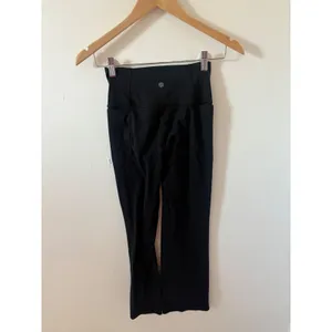 Athleta Transcend Stash Crop Straight Leg Black Yoga Pants Small Pockets thumbnail 2