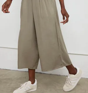 Aritzia Sunday best Sullivan pant brand new size M thumbnail 3