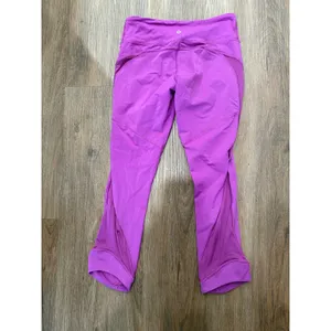 Lululemon Purple Crop Leggings‎ Size 4 Mesh Detail Athletic Activewear thumbnail 2