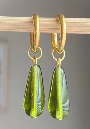 Handmade dark olive color teardrop Czech glass simple minimalist hoop earrings💚🫒2WAY✨ thumbnail 1