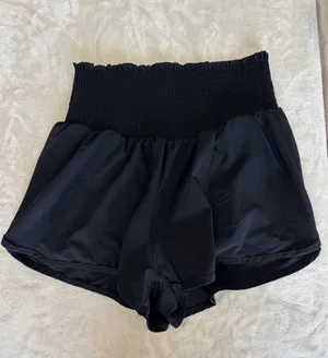 aerie Black Smocked-Waist Flow Shorts thumbnail 4
