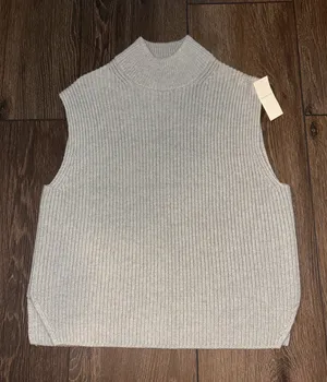 Abercrombie Sleeveless Sweater top thumbnail 1