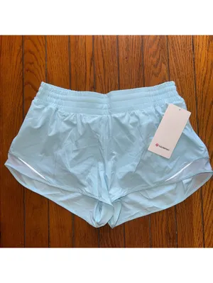 Lululemon Hotty Hot High Rise Short 2.5” Foam Cloud Size 12 NWT thumbnail 2