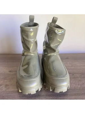 Ugg NEW Women's Classic Brella Mini Water Repellant Boot Size 8 #459 thumbnail 3