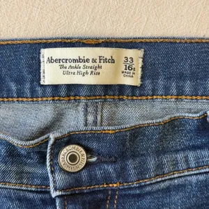 Abercrombie & Fitch Ultra High Rise Ankle Straight Jeans Womens 33/16S Blue thumbnail 5