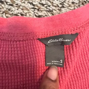 Eddie Bauer Red Waffle Knit V Neck Button Henley Long Sleeve‎ Top S Bella Swan thumbnail 2