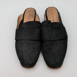 Free People At Ease Black Leather Snakeskin‎ Embossed Loafer Mules EU 37 Womens thumbnail 4