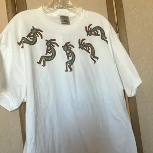 FINAL MARKDOWN Unisex White Kokopelli Graphic T-Shirt xl thumbnail 2