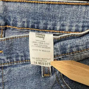 Levis Relaxed Bootcut Stretch Jeans Womens‎ 14 Misses Medium Wash Denim Mid Rise thumbnail 6