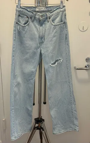 Abercrombie & Fitch Petite High Rise Loose Jean in Light Wash with Distressing thumbnail 1