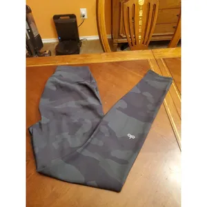 Alo Yoga HIGH-WAIST CAMO VAPOR LEGGING - Black Camouflage Size XS thumbnail 3