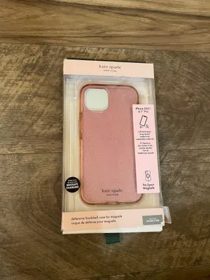 Kate Spade New York Defensive Case with MagSafe Pink Glitter 6.1” iPhone 13 Pro thumbnail 2