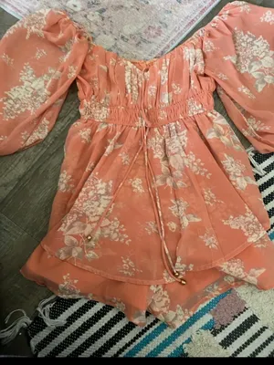 Selfie Leslie floral romper‎ size M thumbnail 3