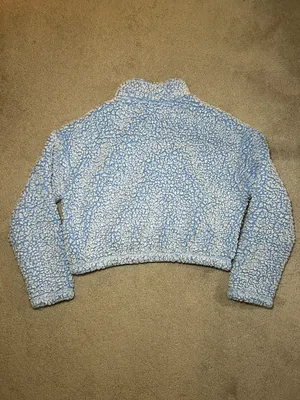 Simone Sherpa Fuzzy Henley Cropped Sweatshirt in White and Blue Size Medium thumbnail 3