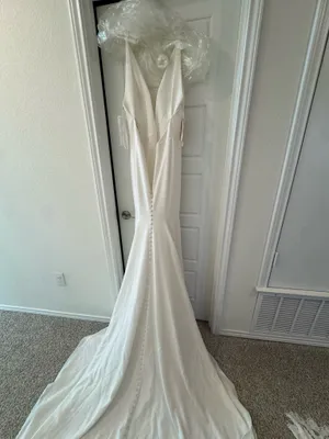 Blush Bridal Wedding dress White Size 10 thumbnail 9